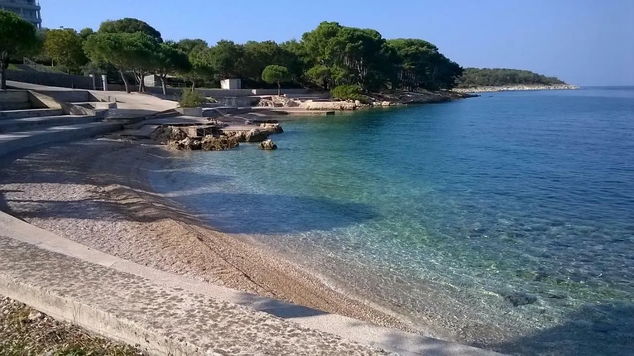 Appartamento Apartman Lili Malinska 0*,  Croazia